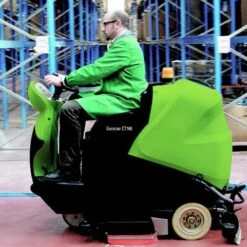 IPC Eagle CT160 Automatic Rider Floor Scrubber (32" Scrub Deck) - 39 Gallons 5 IPC Eagle CT160 Automatic Rider Floor Scrubber (32" Scrub Deck) - 39 Gallons -Viper Shop eagle 160scrubber2jpg