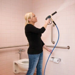 Clarke® TFC 400 Hands Free Bathroom Cleaner & Carpet Extractor -Viper Shop spray attachment